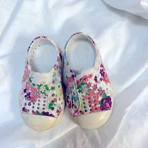 Natives toddler girl size 4 flower shoes